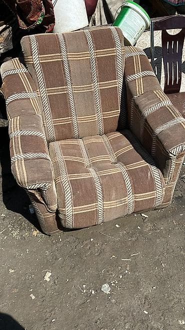 Срочно отдам мягкую мебель бесплатно, самовывоз район ГЭС2 для