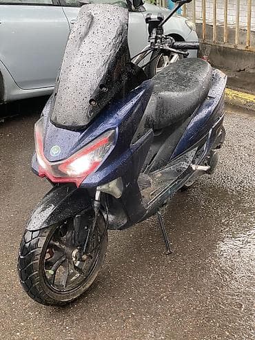 Макси-скутер Yamaha, 175 куб. см, Бензин