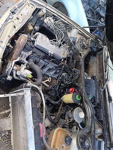 На разборе audi 100 матор об 2.3