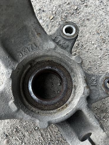 Передняя левая Ступица Mazda 2003 г., Б/у, Оригинал, Корея at lalafo.kg Передняя левая Ступица Mazda 2003 г., Б/у, Оригинал, Корея