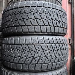 шины на эксковатор: Шиналар 275 / 45 / R 20, Кыш, Колдонулган, Комплект, Жол тандабастар (АТ/МТ), Жапония, Bridgestone — 2