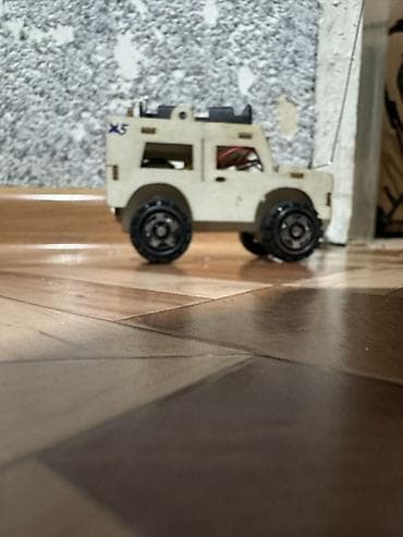 мобильные часы: Деревянный радиоуправляемый внедорожник (самосбор/handmade) - Корпус — 3