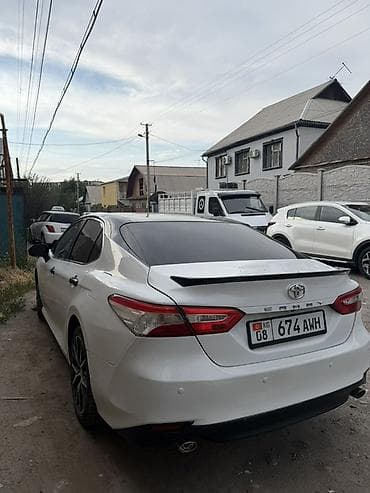 Toyota Camry: 2018 г., Седан — 3