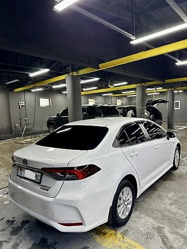 Продажа авто: Toyota Corolla: 2019 г., 1.8 л, Вариатор, Гибрид, Седан — 4