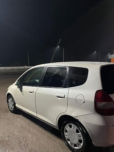 кia 7: Honda Fit: 2001 г., Автомат, Бензин, Хэтчбэк — 4