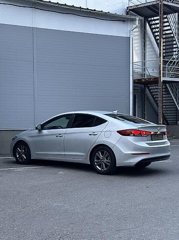 машина 30000: Hyundai Elantra: 2018 г., 2 л, Седан — 5