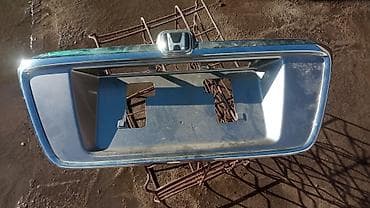 накитка на фит: Решетка радиатора Honda Оригинал — 1