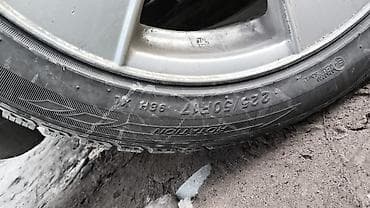 bugatti veyron: Шины 225 / 50 / R 17, Зима, Легковые, Nokian — 1