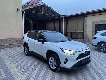 Toyota RAV4: 2019 г., 2.5 л, Автомат, Бензин, Кроссовер