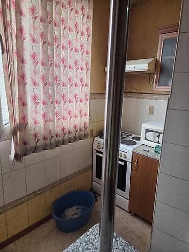 105: 1 комната, 34 м², 6 мкр 105 серия, 7 этаж, Старый ремонт — 3