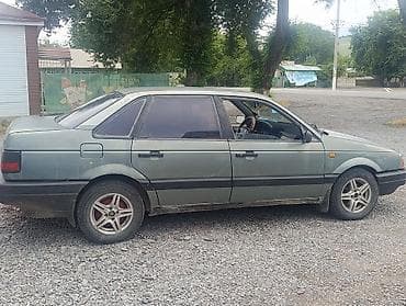 Транспорт: Volkswagen Passat: 1990 г., Седан — 6