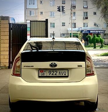 step spada: Toyota Prius: 2011 г., 1.8 л, Гибрид — 7