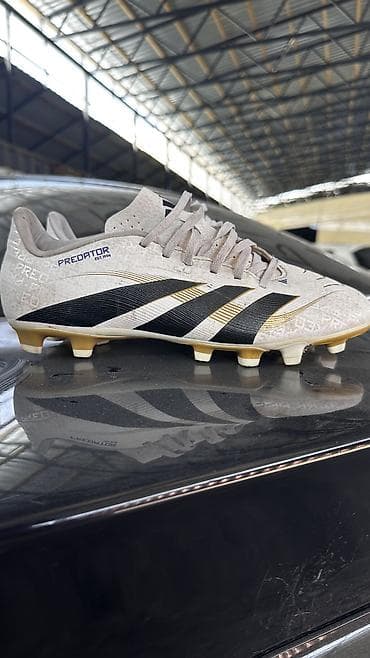 германский обувь: Футбольные бутсы Adidas Predator (FG) - Серия: Predator (маркировка — 3
