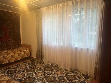 с ленинское участки и дома: В селе Аксуу Аксуйского района Ысыккульской области по улице 50 лет — 4
