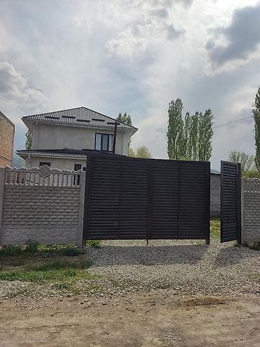 Продается частный дом с прилегающими постройками и участком 8 соток at lalafo.kg Продается частный дом с прилегающими постройками и участком 8 соток