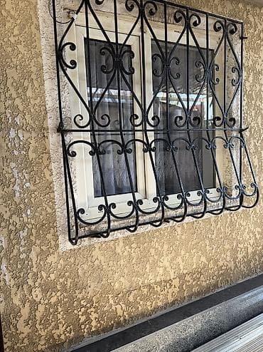 Хозтовары: Продаю решётки, два больших и один маленький по размерам длина 1,34 — 3