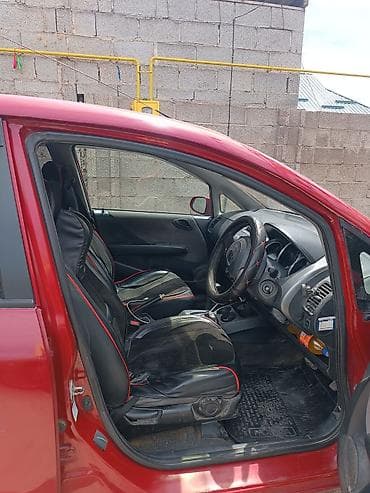 Продажа авто: Honda Fit: 2004 г., 1.5 л, Вариатор, Хэтчбэк — 2
