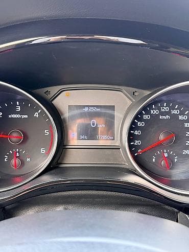 хово шторка: Kia Carnival: 2019 г., 2.2 л, Автомат, Дизель, Минивэн — 10