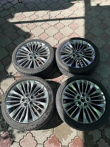 Колеса в сборе 245 / 40 / R 19, Лето, Б/у, Комплект, Легковые, Литые, отверстий - 5