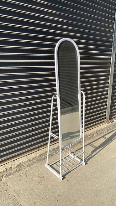 Продается новые зеркала Остались 2 штуки : черный, белый. Цена: 3100