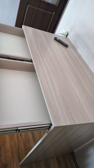 стол для комп: Компьютерный стол, Б/у, С полками — 8