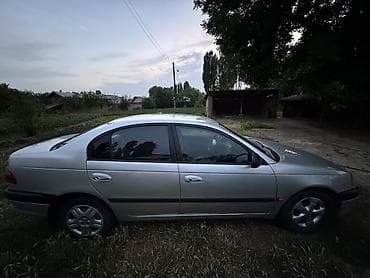Унаа: Toyota Avensis: 2000 г., 1.6 л, Кол менен иштөөчү, Бензин, Седан — 2