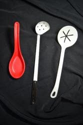 посуда кастрюли: Дуршлаг 200 сом. Открывашки 2 шт. по 50 сом Разделитель белка от — 2