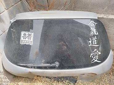 Автозапчасти: Заднее стекло (задняя дверь) для хэтчбека Honda civic 2002 года . На — 1