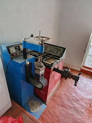 Домкраты, подъемники: Комплект оборудования для шиномонтажа: - Станок для монтажа/демонтажа — 3