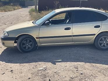 200 сотый крузак: Toyota Avensis: 1997 г., Механика, Бензин, Лифтбек — 3