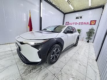 батарея гибрид: Toyota bZ4X: 2023 г., Электромобиль, Кроссовер — 5
