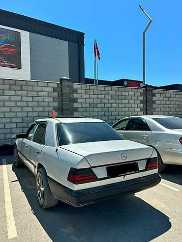 Mercedes-Benz W124: 1987 г., 2.2 л, Седан — 2