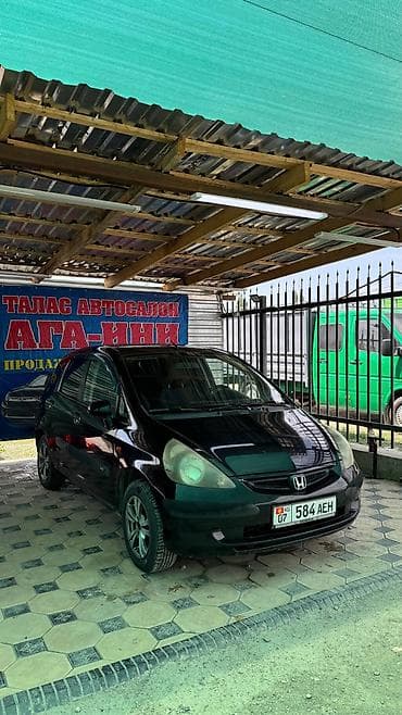 Honda Jazz: 2002 г., 1.3 л, Механика, Бензин, Хэтчбэк