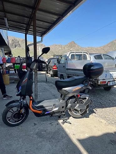 российские скутеры: Электроскутер (городской) с цифровой приборной панелью и кофром - — 1