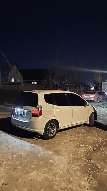 windom 2003: Honda Fit: 2003 г., 1.3 л, Вариатор, Бензин, Хэтчбэк — 9