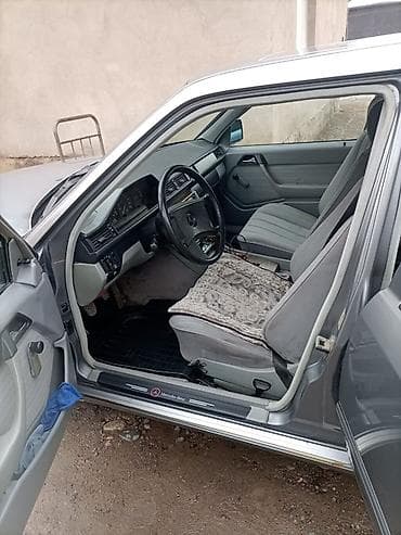 mersedes a: Mercedes-Benz W124: 1989 г., 2 л, Ручные, Бензин, Седан — 4