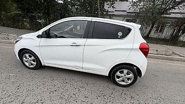 Продажа авто: Chevrolet Spark: 2016 г., Бензин, Хэтчбэк — 4