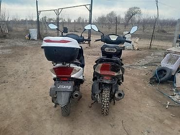 cbr 600: Два скутере на ходу Белая 35к чёрная 30к если оба за 50 отдадим срочно — 4