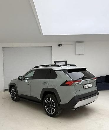 аренда toyota rav4: Toyota RAV4: 2022 г., 2.5 л, Автомат, Бензин, Кроссовер — 2
