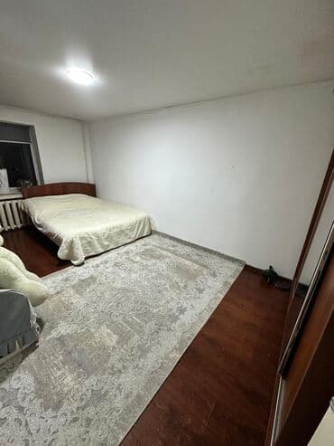 дувух ярсный крават: Кирпичный жилой дом 3 этажа с балконами и закрытым подъездом. - — 4