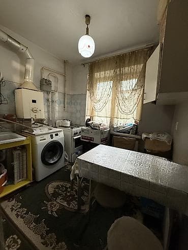 Батирлер: 3 бөлмө, 50 м², 3 кабат, Эски ремонт — 4