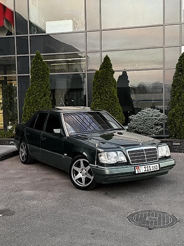 Mercedes-Benz E-Class: 1993 г., 3.2 л, Автомат, Бензин, Седан