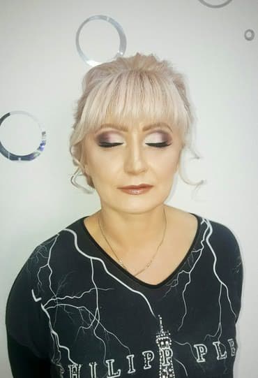 работа официант ночная смена: Макияж .
г.Бишкек салон "Мира" — 8