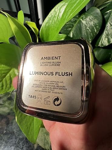 Личные вещи: Hourglass Ambient Lighting Blush — оттенок Luminous Flush. 100% — 2