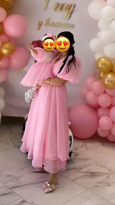 вечерне платье: Продаются платья Мама-дочь😍 Сшиты на заказ размер платья мамы s — 1