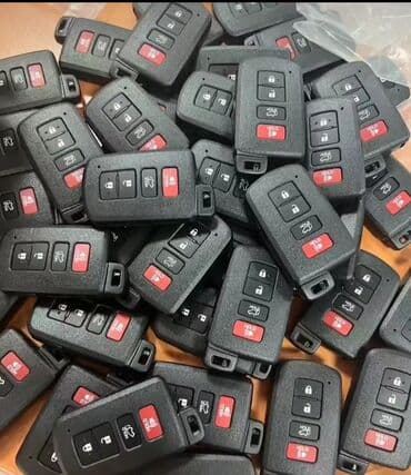 набор ключей для автомобиля в чемодане: Ключ Toyota 2023 г., Б/у, США — 1