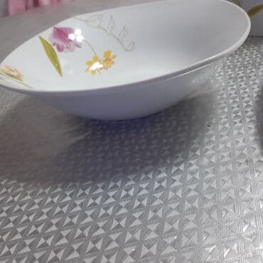 посуда кастрюли: Продаю сервис ра 8 персон. 3 вида тарелок. 8 кружек. Глубокая большая — 5