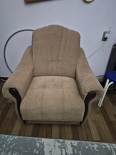 пуфики кресло: Мягкое кресло с широкими подлокотниками и высоким анатомичным спинным — 1