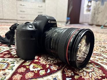 Полноформатная зеркальная камера Canon EOS 6D с профессиональным