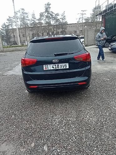 Kia Ceed: 2015 г., 1.4 л, Механика, Бензин, Хэтчбэк